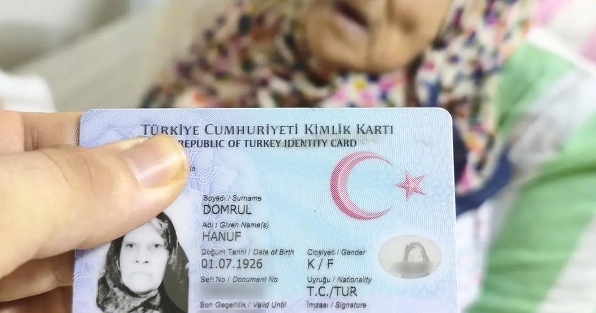 100 yaşındaki Hanuf Domrul, 171 kişilik ailesiyle tarihe tanıklık ediyor