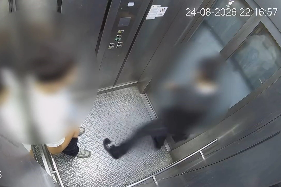 Bursa'da asansörde mahsur kalan çocuklar: İtfaiye 1 saatte kurtardı Bursa'da asansörde mahsur kalan çocuklar: İtfaiye 1 saatte kurtardı