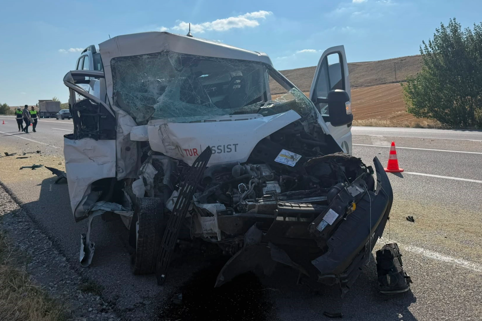 Çorum'da trafik kazası: Çekici, traktöre arkadan çarptı Çorum'da trafik kazası: Çekici, traktöre arkadan çarptı