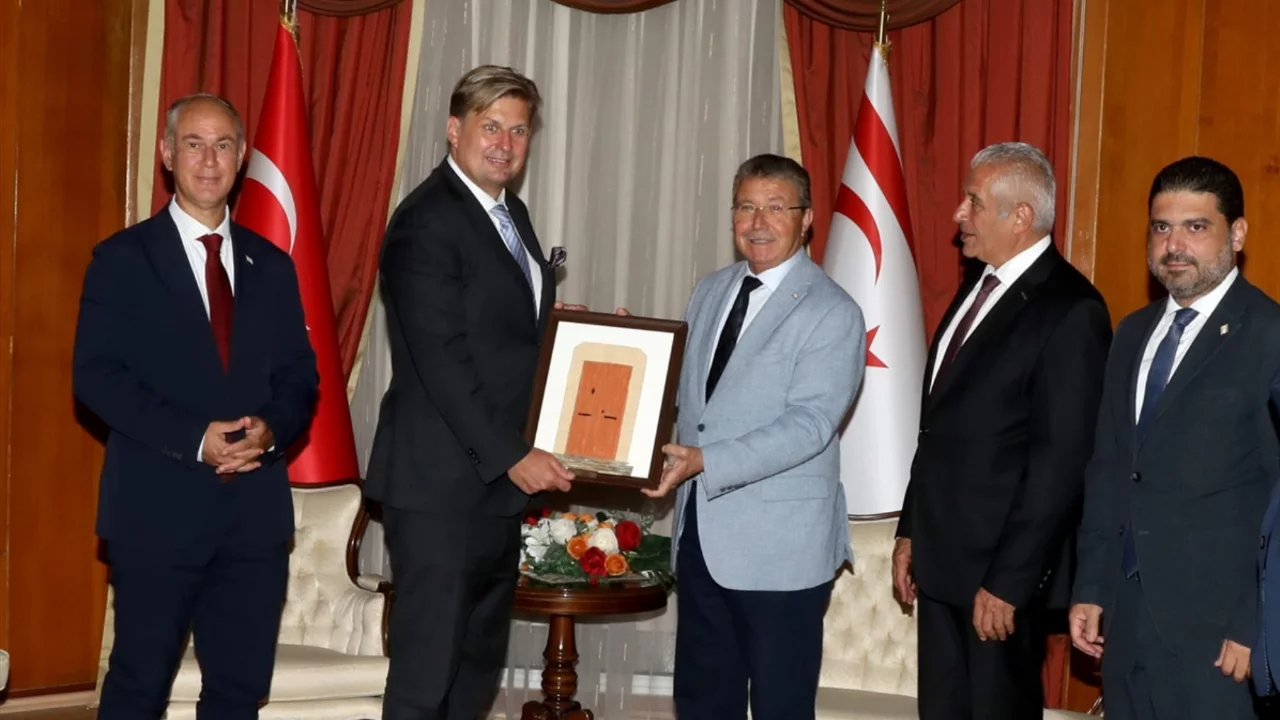 KKTC Başbakanı Ünal Üstel, Alman Milletvekili Krah'ı kabul etti KKTC Başbakanı Ünal Üstel, Alman Milletvekili Krah'ı kabul etti