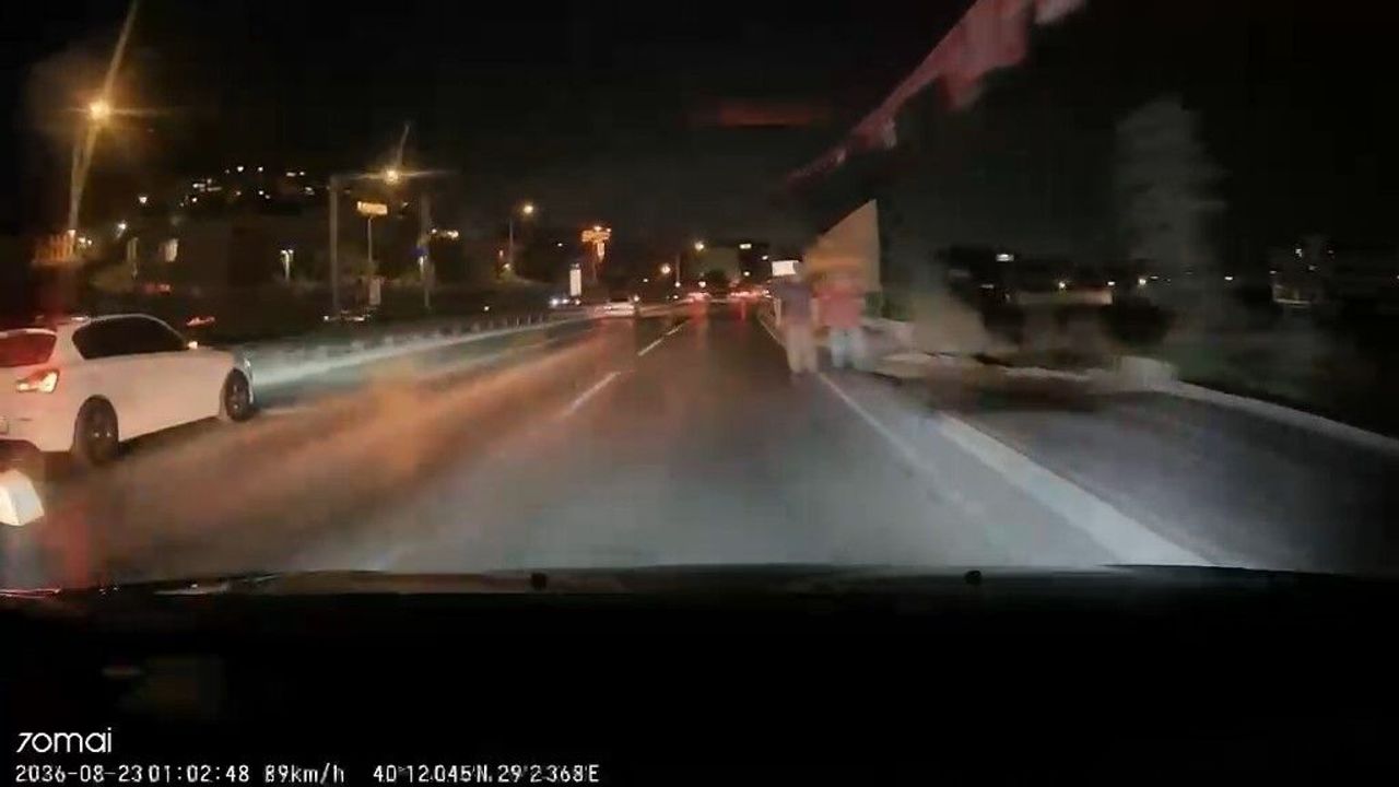 Osmangazi'de otomobil yayaya çarptı, yaya olay yerinden kaçtı