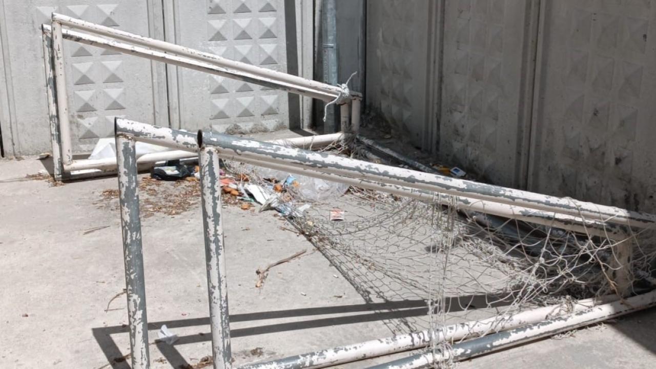 Arnavutköy'de 4 yaşındaki çocuğun üzerine kale direği devrildi: Ağır yaralı