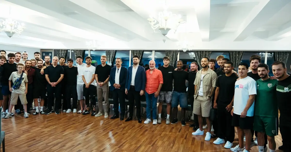 Bursaspor'dan Birlik Yemeği: Takım ve Yönetim Bir Araya Geldi