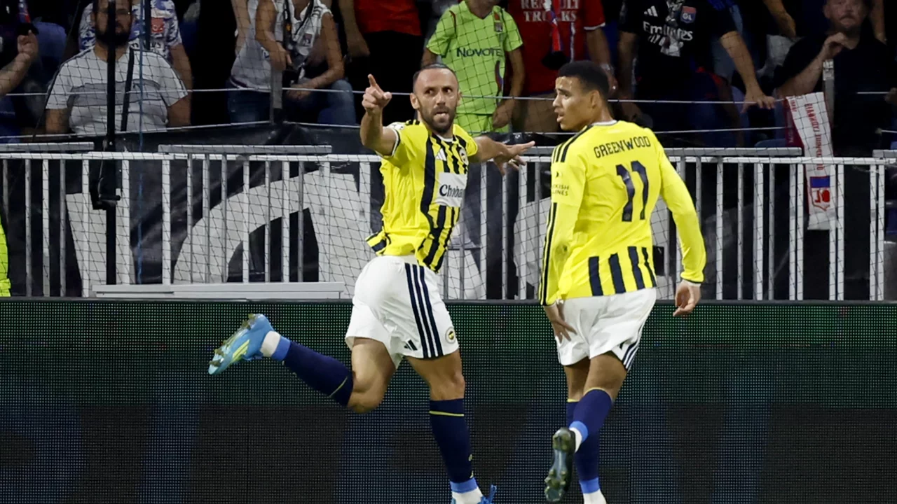 Fenerbahçe, Lyon'u 2-1 yenerek Şampiyonlar Ligi'nde kritik bir adım attı