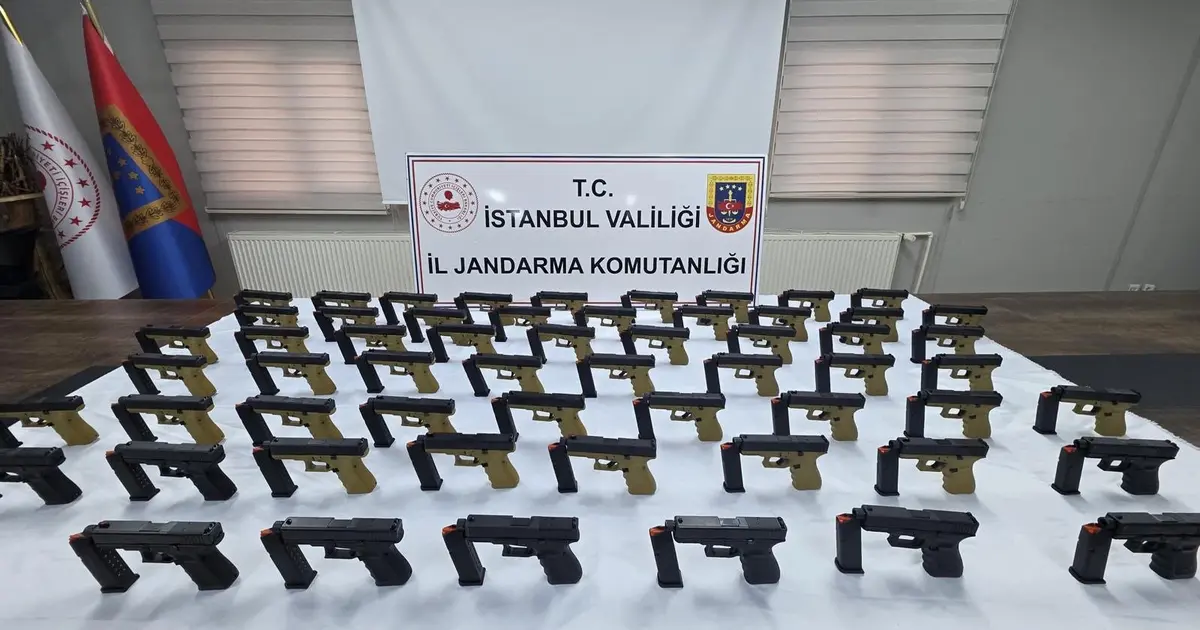 Jandarma İstanbul'da silah kaçakçılarına darbe yaptı: 58 tabanca ele geçirildi