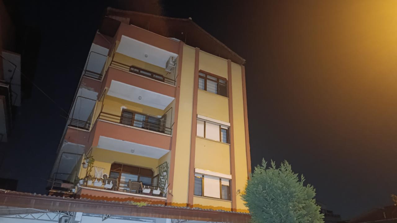 Kocaeli'de 4 katlı bina tedbiren boşaltıldı: Kolonlardan ses geldi