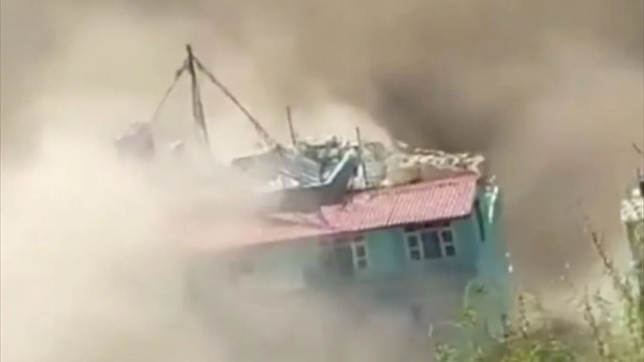 Nepal ve Çin'de meydana gelen sel felaketinde bilanço ağırlaşıyor