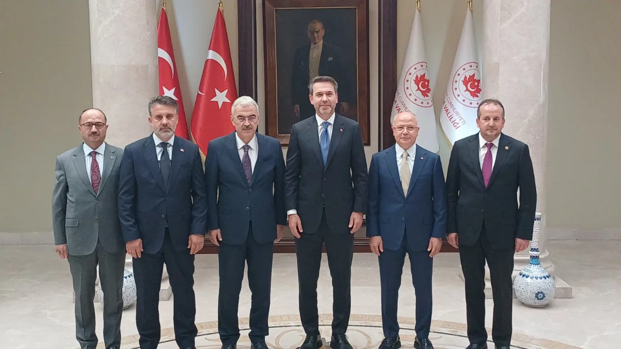 Bakan Bayraktar'ın Bursa ziyareti: Vali Ayyıldız ile enerji işbirlikleri konuşuldu