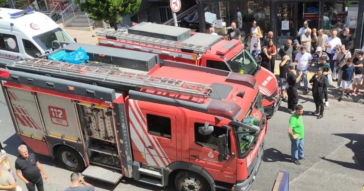 İstanbul Ümraniye'de cip ve otomobil çarpıştı: 4 kişi yaralandı