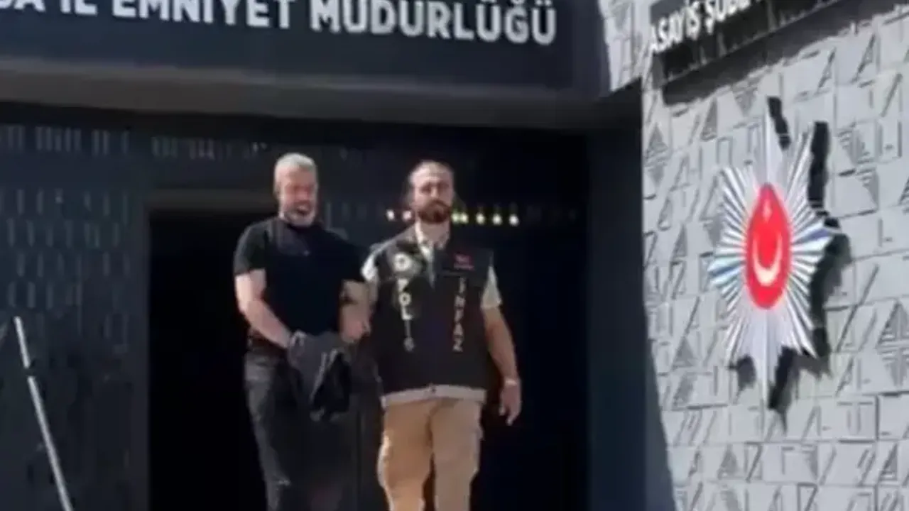 Bursa Emniyeti, 3 aranan hükümlüyü yakaladı: Çatıdan kaçmaya çalıştılar