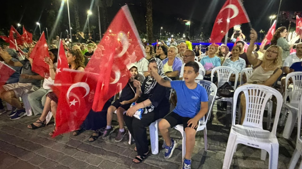 Bursa'da 30 Ağustos Coşkusu: Türk Sanat Müziği Konseri Gerçekleşti