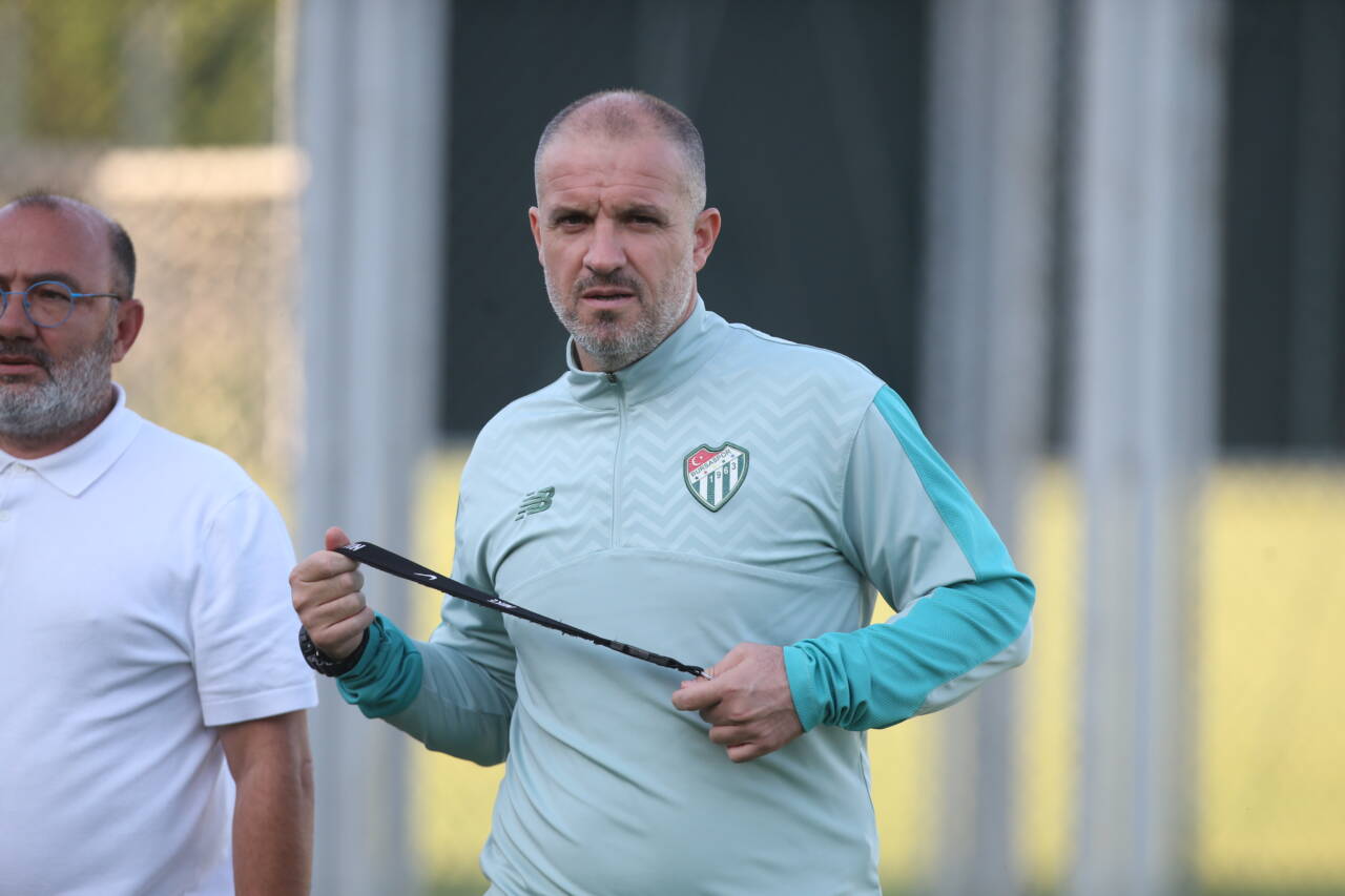 Bursaspor Teknik Direktörü Mustafa Er: İlk 3 hafta ligin en iyisiyiz