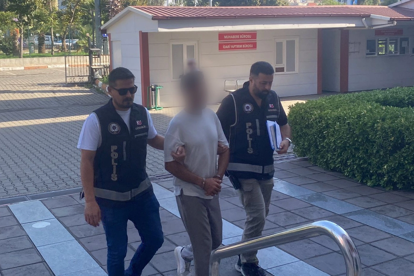 Nazilli'de Cumhurbaşkanına hakaret eden maket asan kişi tutuklandı