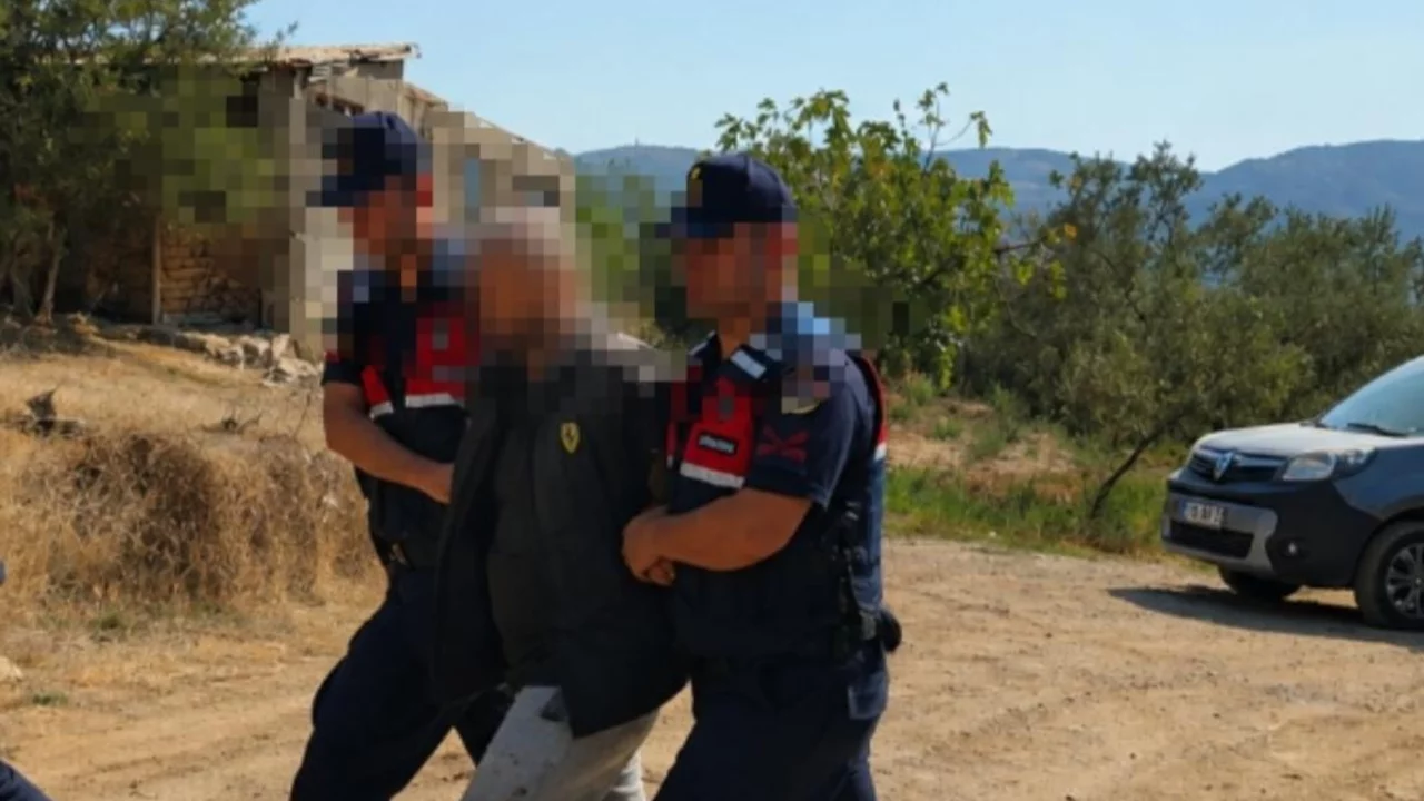 A.Y. çalıntı araçla Orhangazi'de yakalandı: Kovalamaca 10 km sürdü A.Y. çalıntı araçla Orhangazi'de yakalandı: Kovalamaca 10 km sürdü