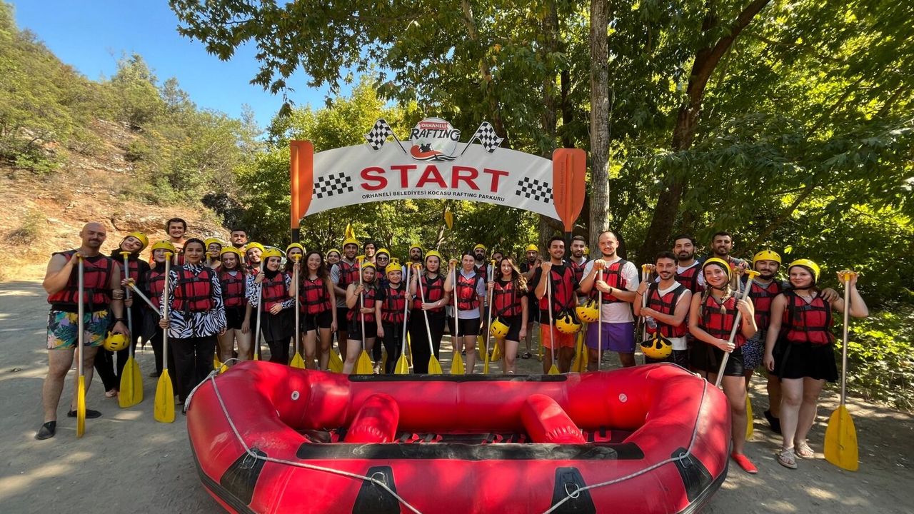 Mimarlar Odası Bursa Şubesi, Kocasu Çayı'nda rafting etkinliği düzenledi Mimarlar Odası Bursa Şubesi, Kocasu Çayı'nda rafting etkinliği düzenledi