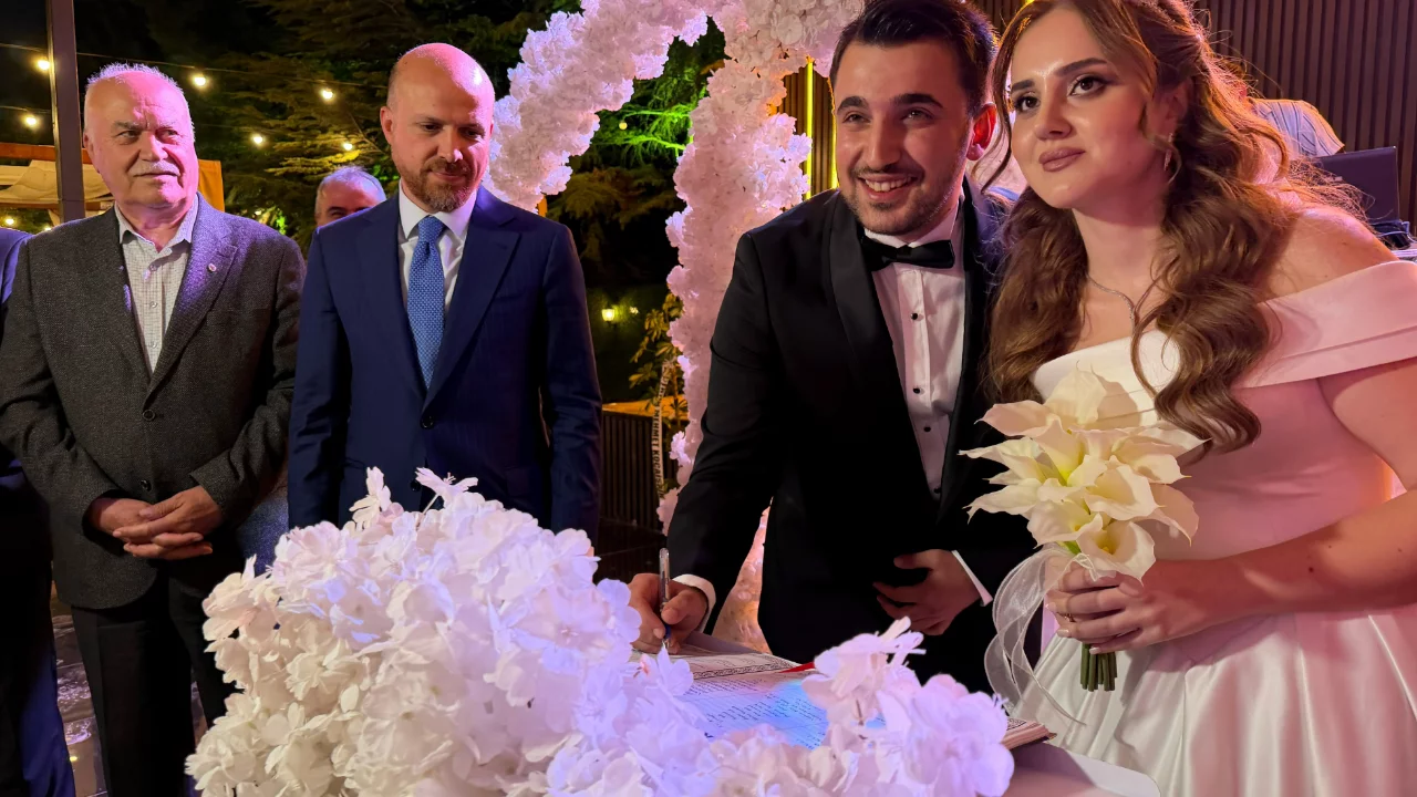 Bilal Erdoğan, genç çifte 3 çocuk tavsiyesi verdi: Aile kurumu vurgusu