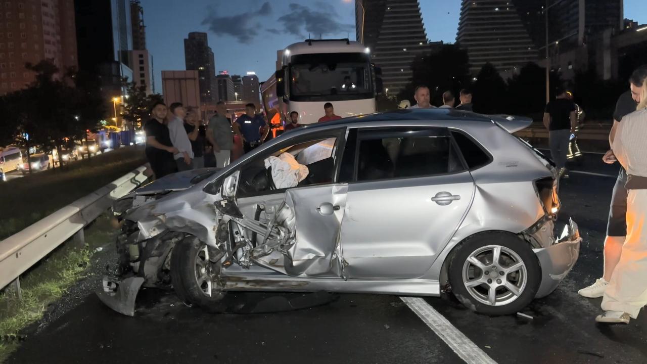 İstanbul'da iki zincirleme trafik kazasında 10 kişi yaralandı