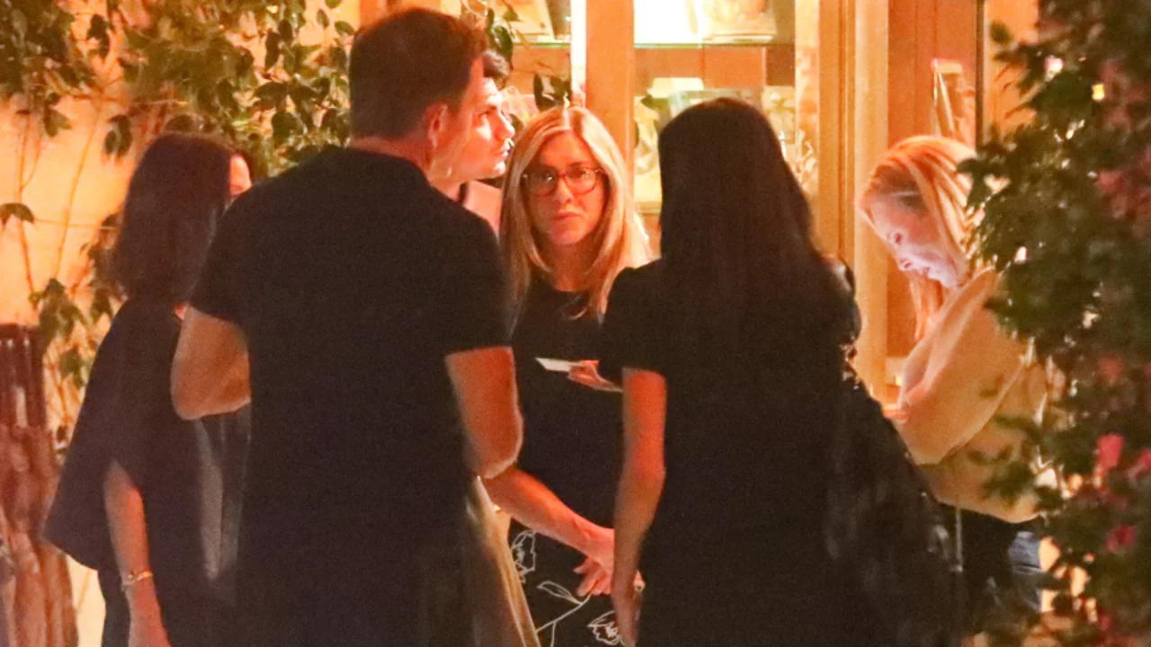 Jennifer Aniston ve Friends yıldızları yıllar sonra buluştu