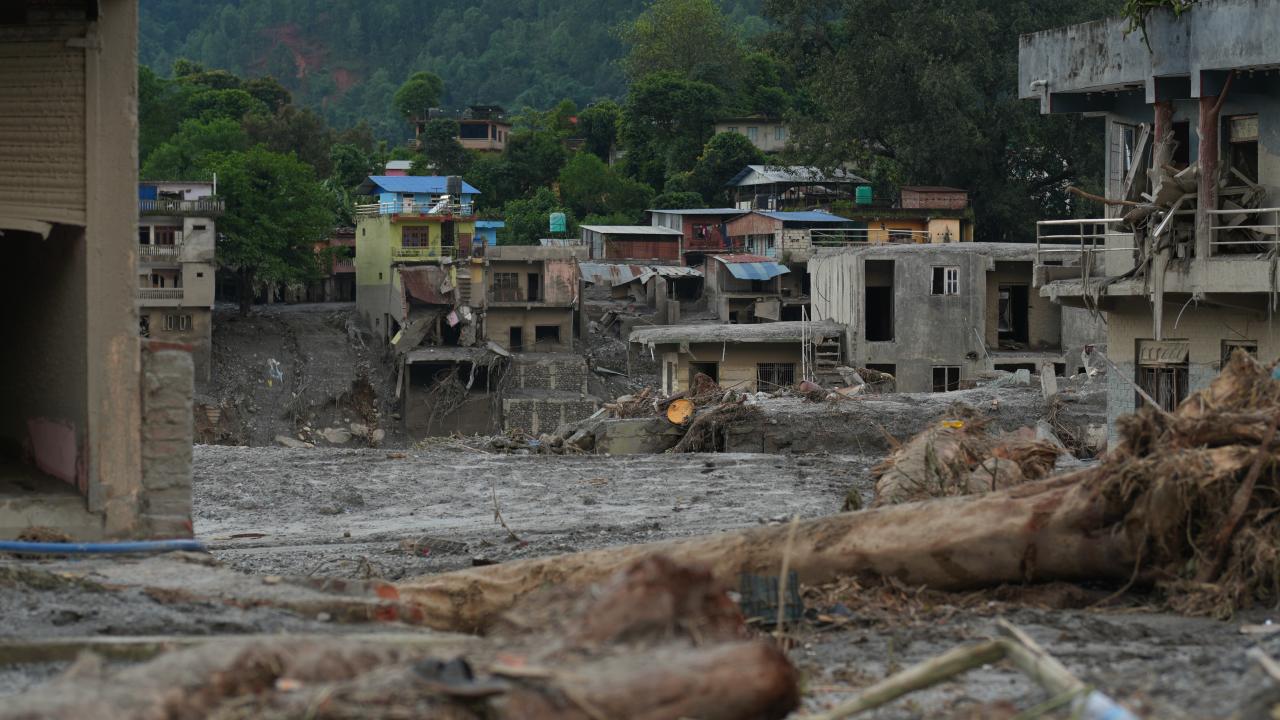 Nepal'de baraj patlaması: 1300 kayıp, kurtarma çalışmaları durdu