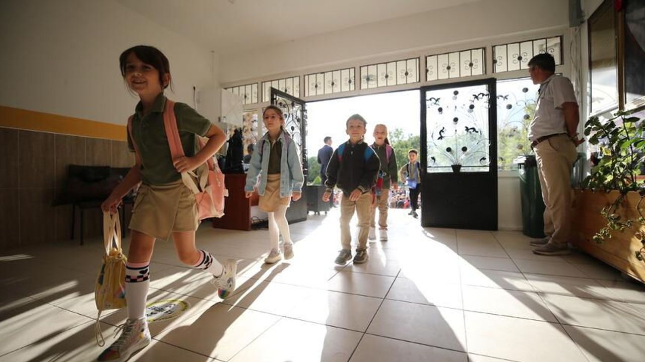 Eğitimde yeni düzenleme: Velilere 7-11 Eylül'de günde 3 saat izin