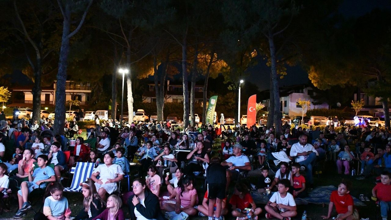 İznik’te Nostaljik Yaz Akşamları etkinlikleri sezon finali yaptı