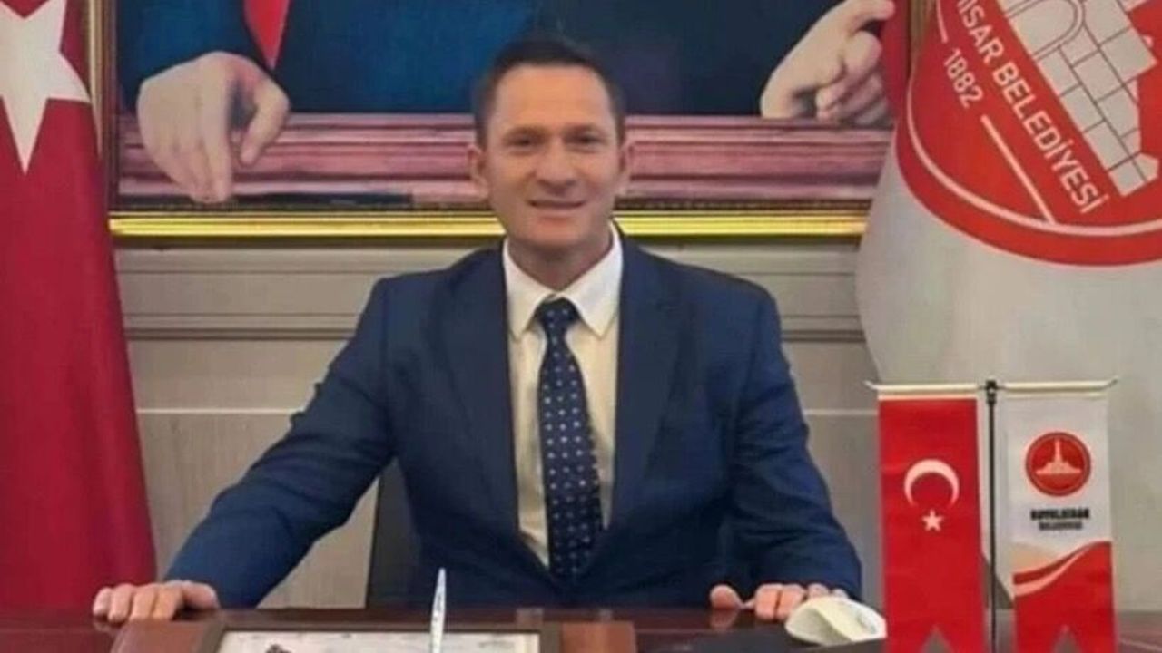 Koyulhisar Belediye Başkanı Bora Karakullukçu İYİ Parti'den istifa etti