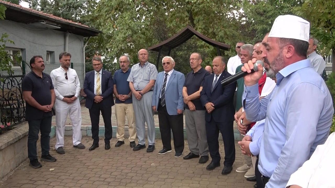 Molla Arap Hazretleri, 495 yıl sonra Bursa'da yad edildi Molla Arap Hazretleri, 495 yıl sonra Bursa'da yad edildi