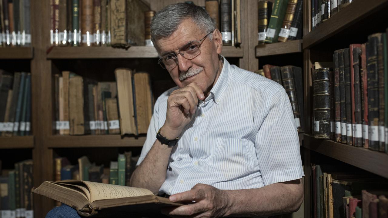 Ali Haydar Haksal, edebiyat camiasının önemli ismi, 75 yaşında hayatını kaybetti