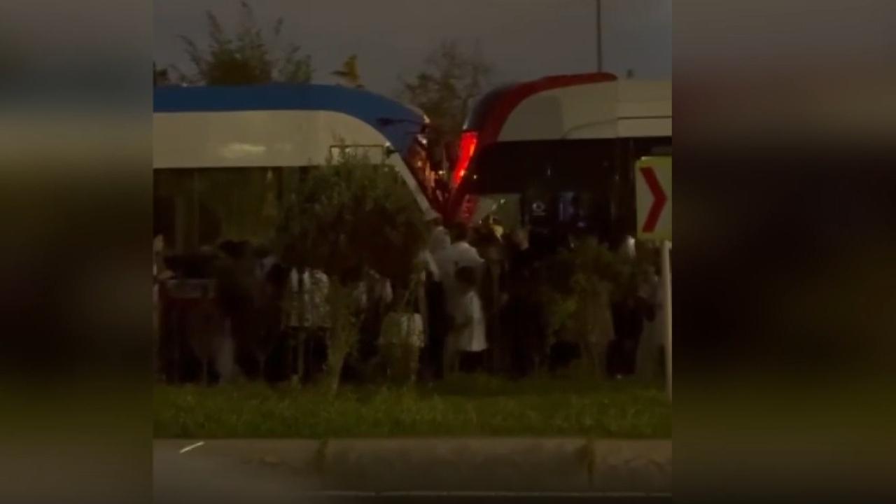 Zeytinburnu'nda iki tramvay çarpıştı: Yaralılar var