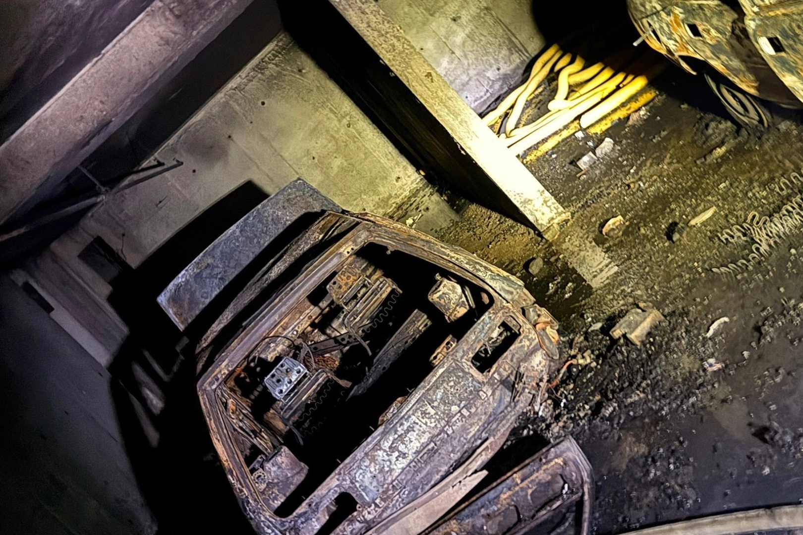 İstanbul'daki site otoparkında yangın öncesi çocukların görüntüleri ortaya çıktı İstanbul'daki site otoparkında yangın öncesi çocukların görüntüleri ortaya çıktı