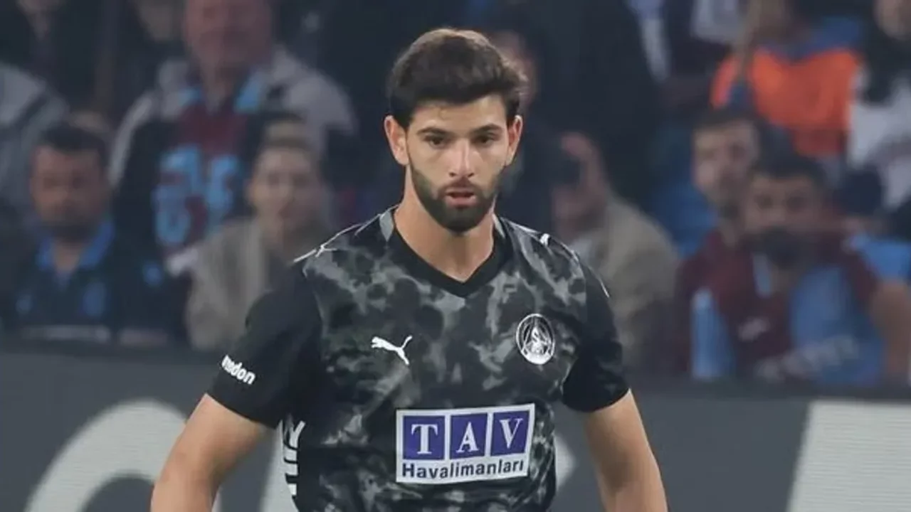 Ümit Akdağ Beşiktaş'a transfer oldu: 4 yıllık sözleşme imzalandı