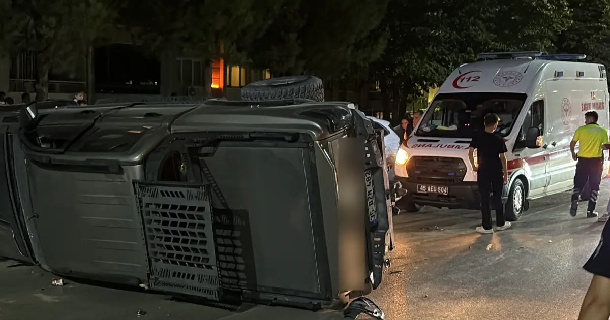Yunusemre'de kaza: 5 araca çarpan sürücü kayıplara karıştı Yunusemre'de kaza: 5 araca çarpan sürücü kayıplara karıştı