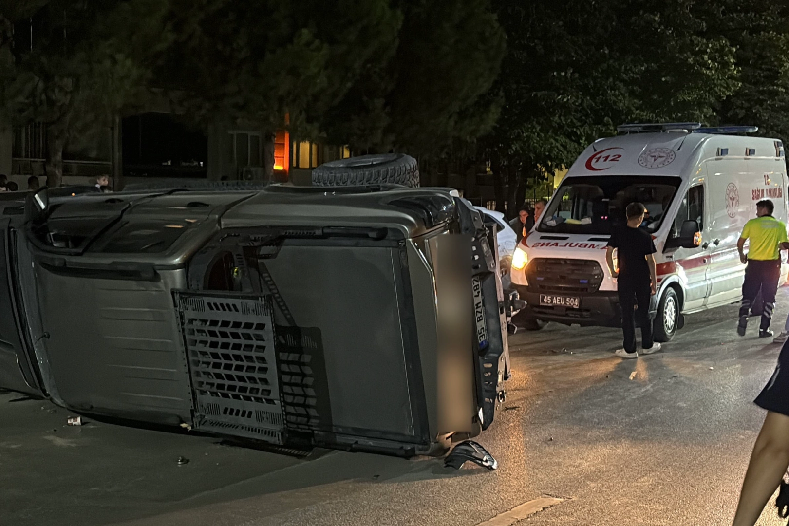 Yunusemre'de kaza: 5 araca çarpan sürücü kayıplara karıştı