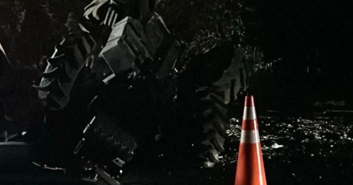 Eskişehir-Ankara yolunda kamyon ve traktör çarpıştı: 1 yaralı