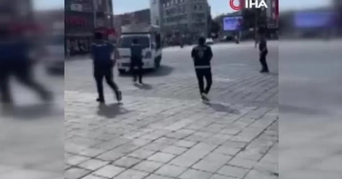 Esenler'de kesici aletle yaralanan şahıs, polis aracını hedef aldı