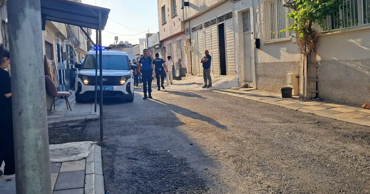 Kilis'te silahlı kavga: 4 kişi yaralandı, 2 şüpheli gözaltında Kilis'te silahlı kavga: 4 kişi yaralandı, 2 şüpheli gözaltında