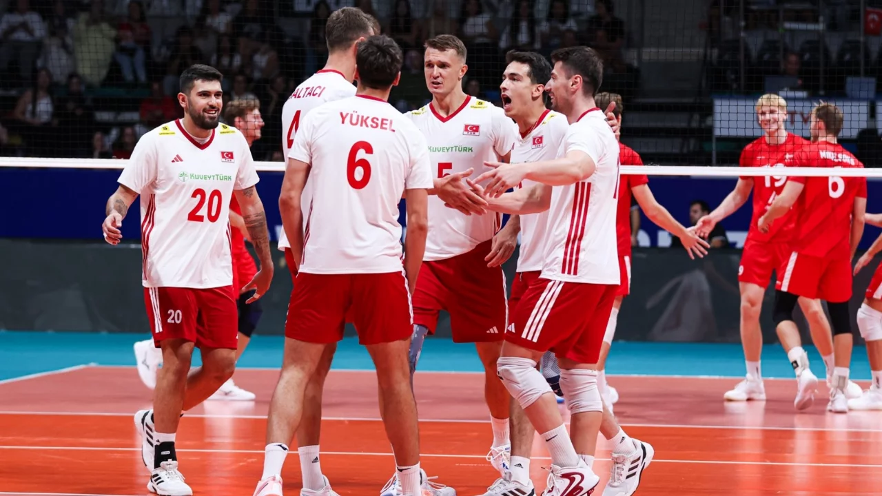 A Milli Voleybol Takımı, Danimarka'yı 4-0 ile geçti