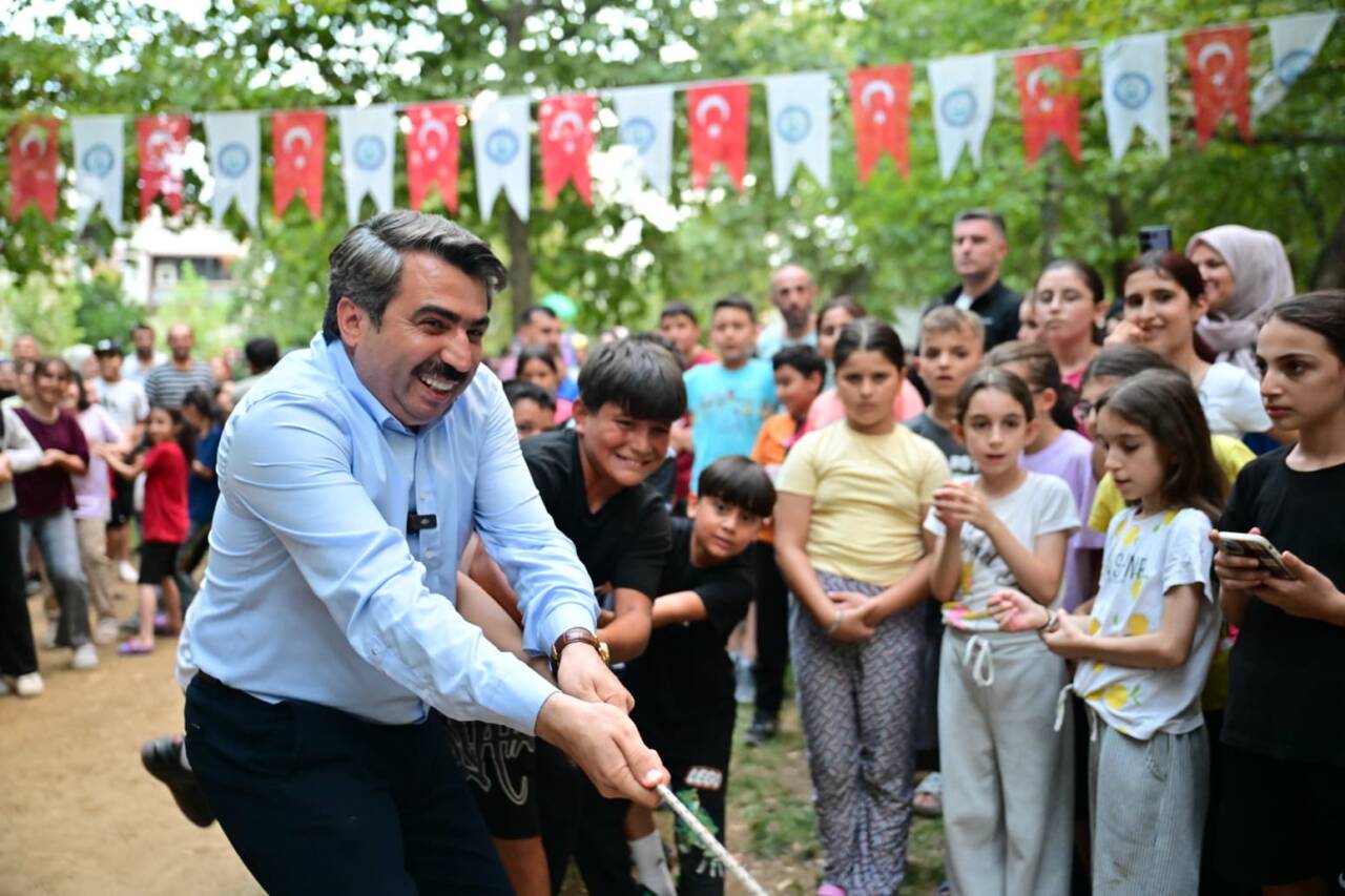 Bursa'da 20 bin çocuk Geleneksel Mahalle Şenlikleri'nde bir araya geldi
