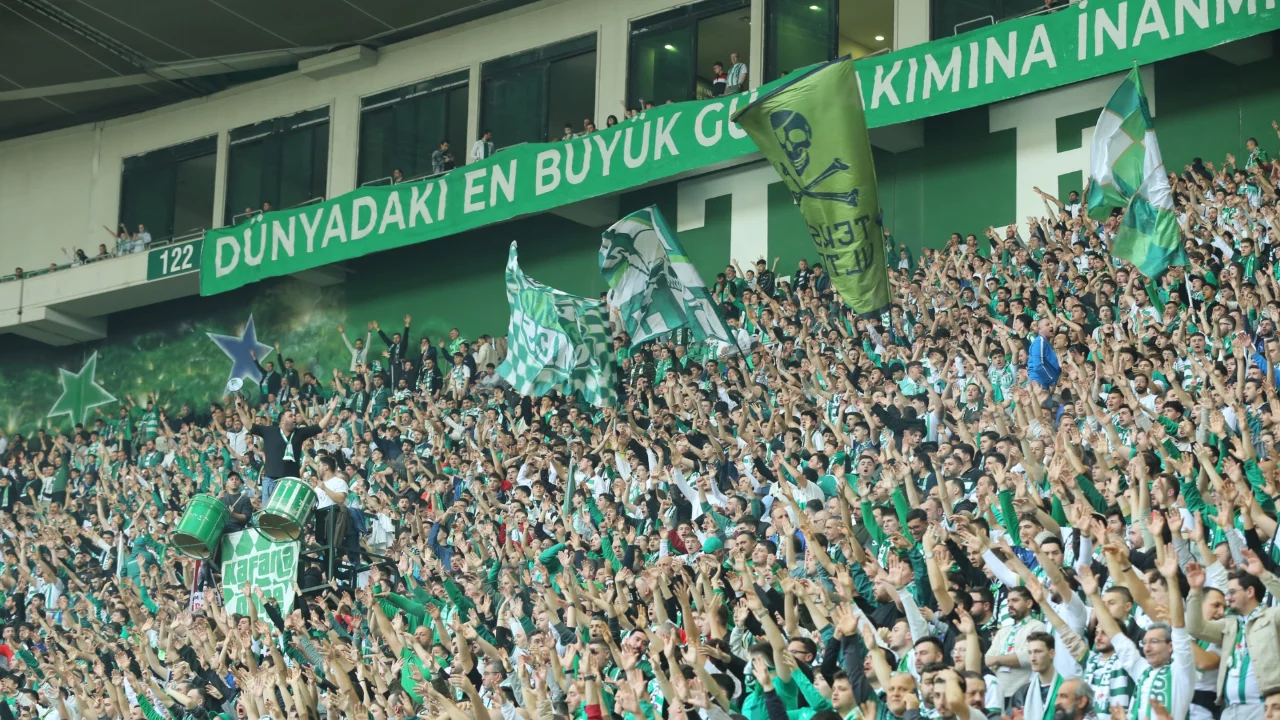 Bursaspor Taraftarları, İstanbulspor Maçında 3 Puan Bekliyor Bursaspor Taraftarları, İstanbulspor Maçında 3 Puan Bekliyor