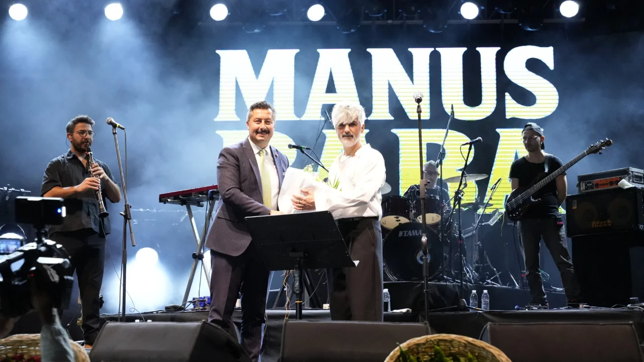 Manuş Baba, 11. Altın Biber Festivali'nde binlerce kişiyle buluştu