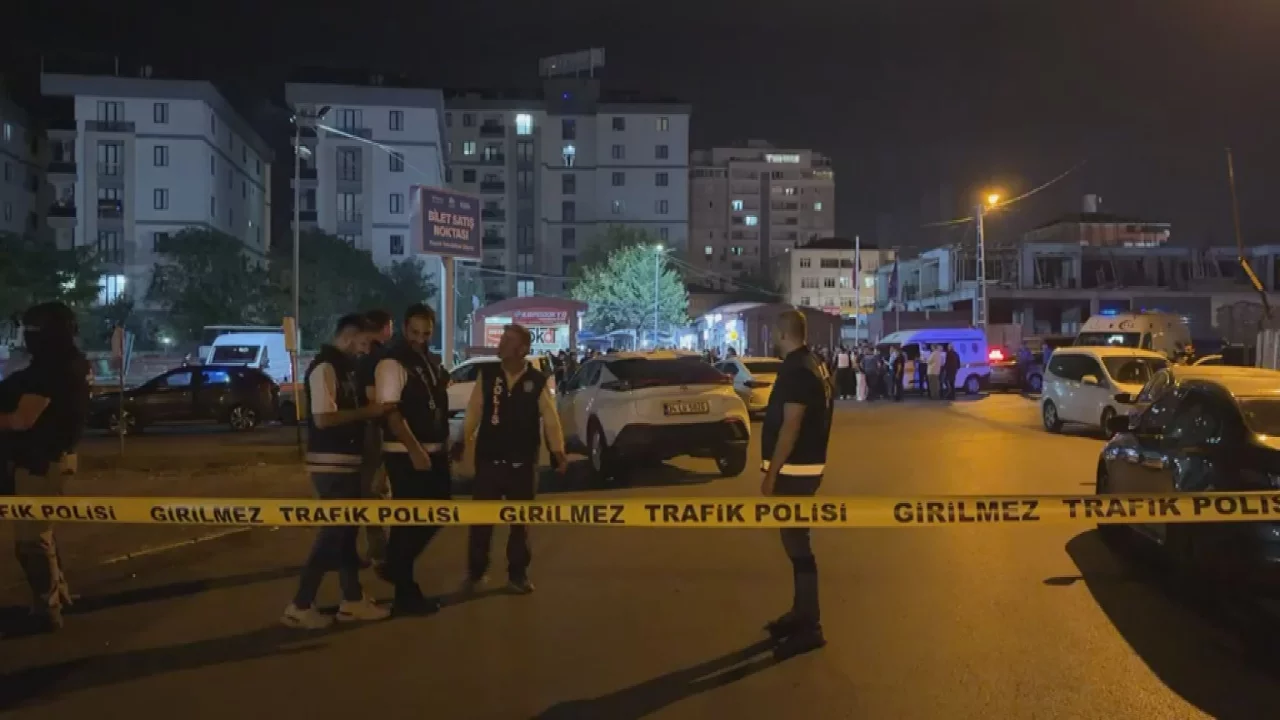 Sultanbeyli'de DEAŞ şüphelisi ile polis çatıştı: 1 ölü