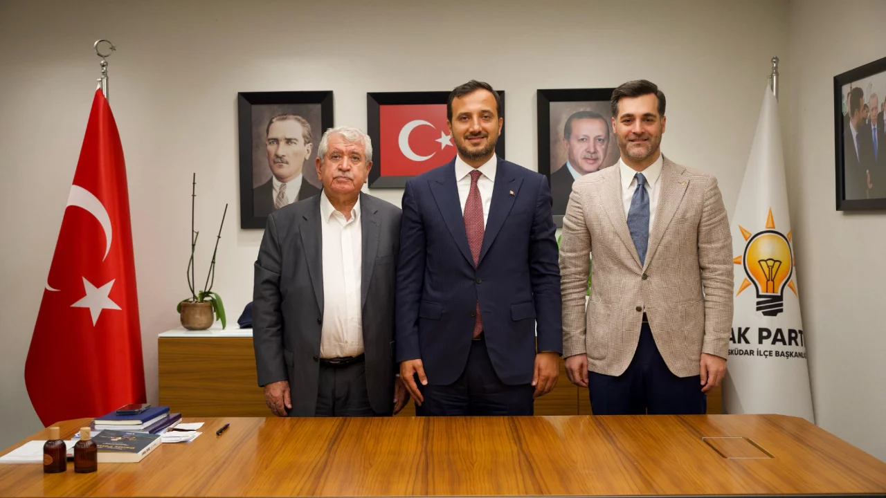 Üsküdar'da Siyasi Değişim: Dört CHP'li AK Parti'ye Katıldı