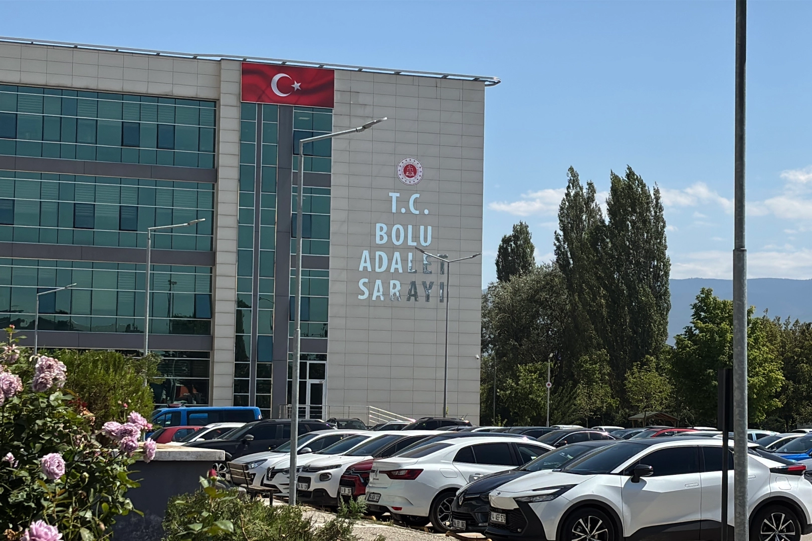 Bolu Belediyesi'nde 22 şüpheli gözaltına alındı: 14'ü adliyeye sevk edildi