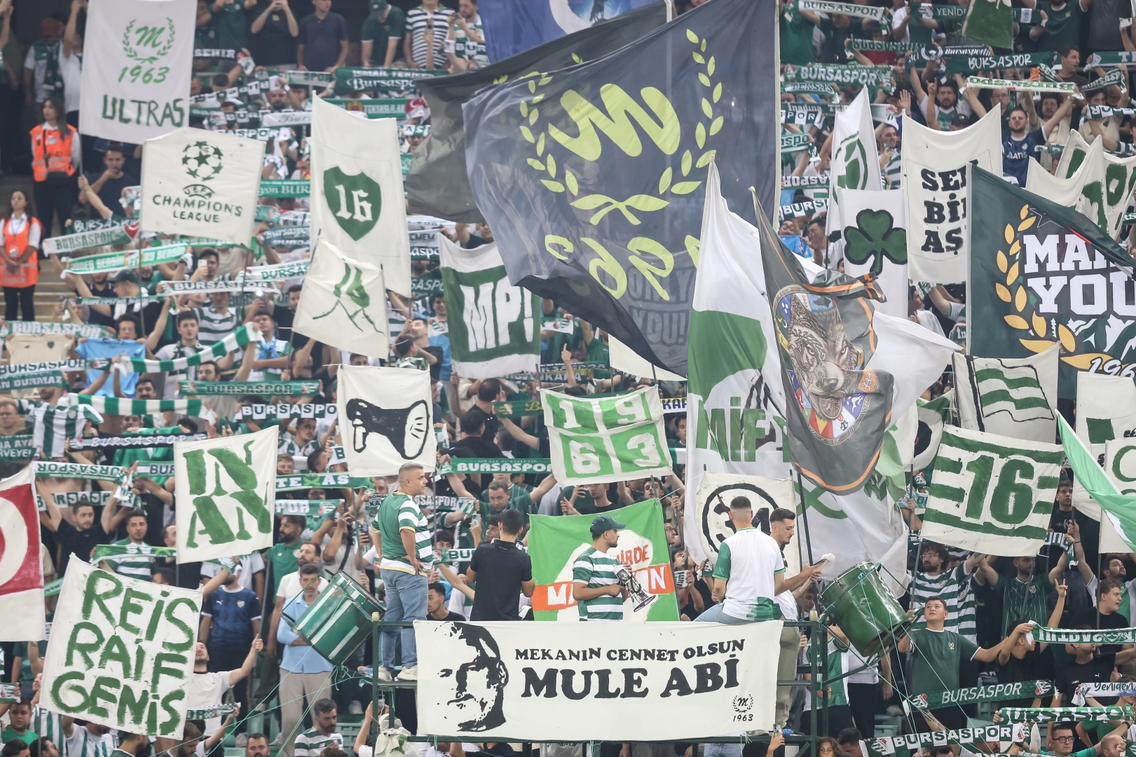Bursaspor, İstanbulspor'u 4-0 Yenerek Taraftarını Gururlandırdı