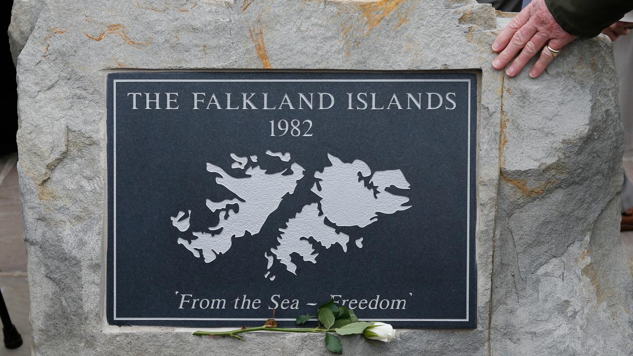 Miliband'dan Falkland Adaları savunması: İngiltere'ye aittir