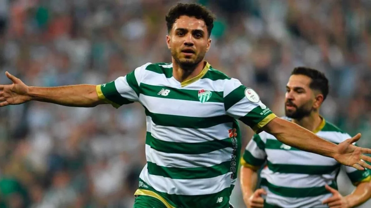 Bursaspor, genç oyuncusu Furat ile sözleşmeyi uzattı