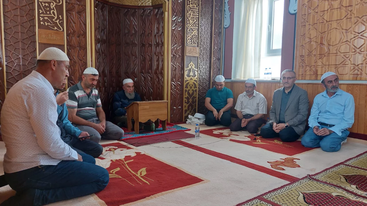İnegöl'de 40 yıl süren Kur'an hizmeti: Hafız Osman Nuri Korkmaz vefat etti
