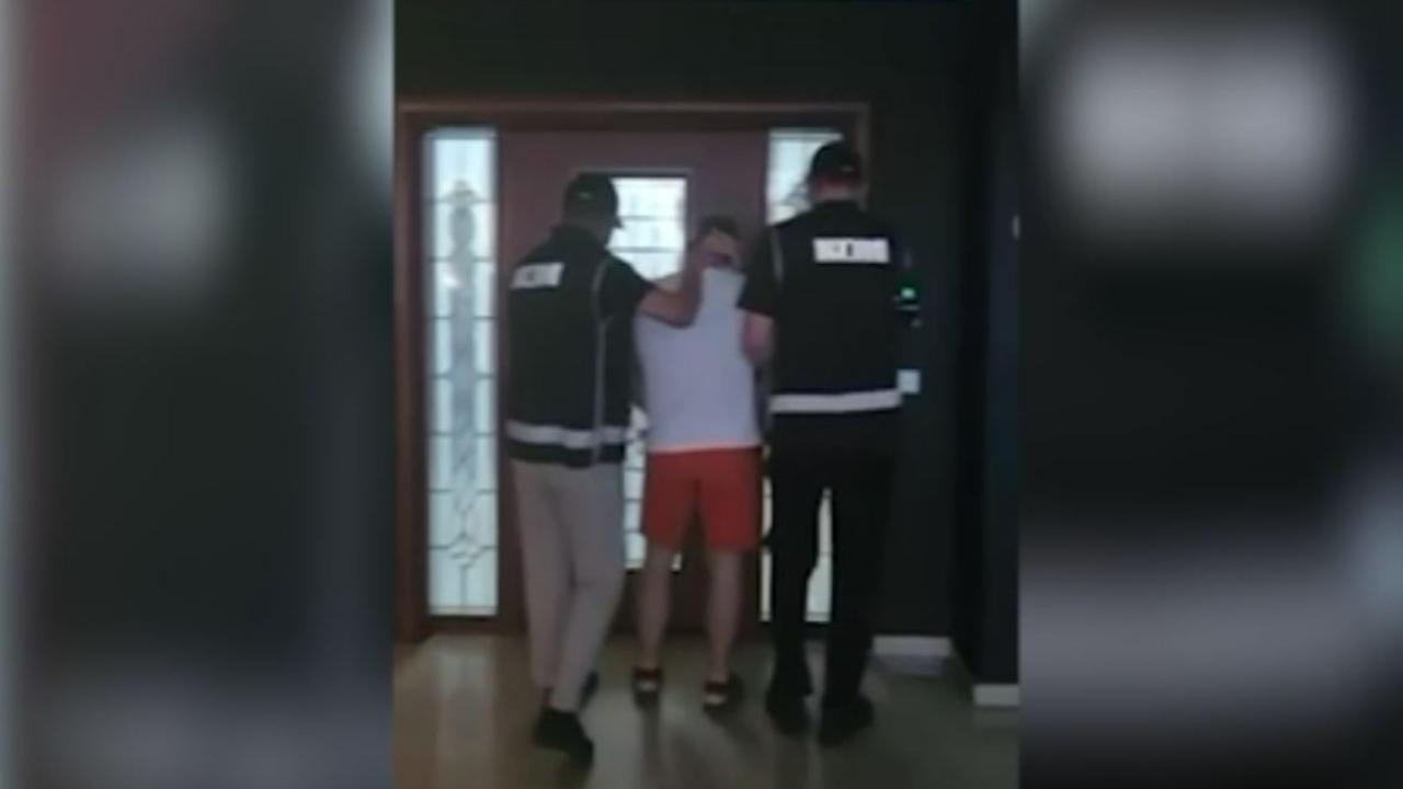 Antalya'da kırmızı bültenle aranan dolandırıcı yakalandı