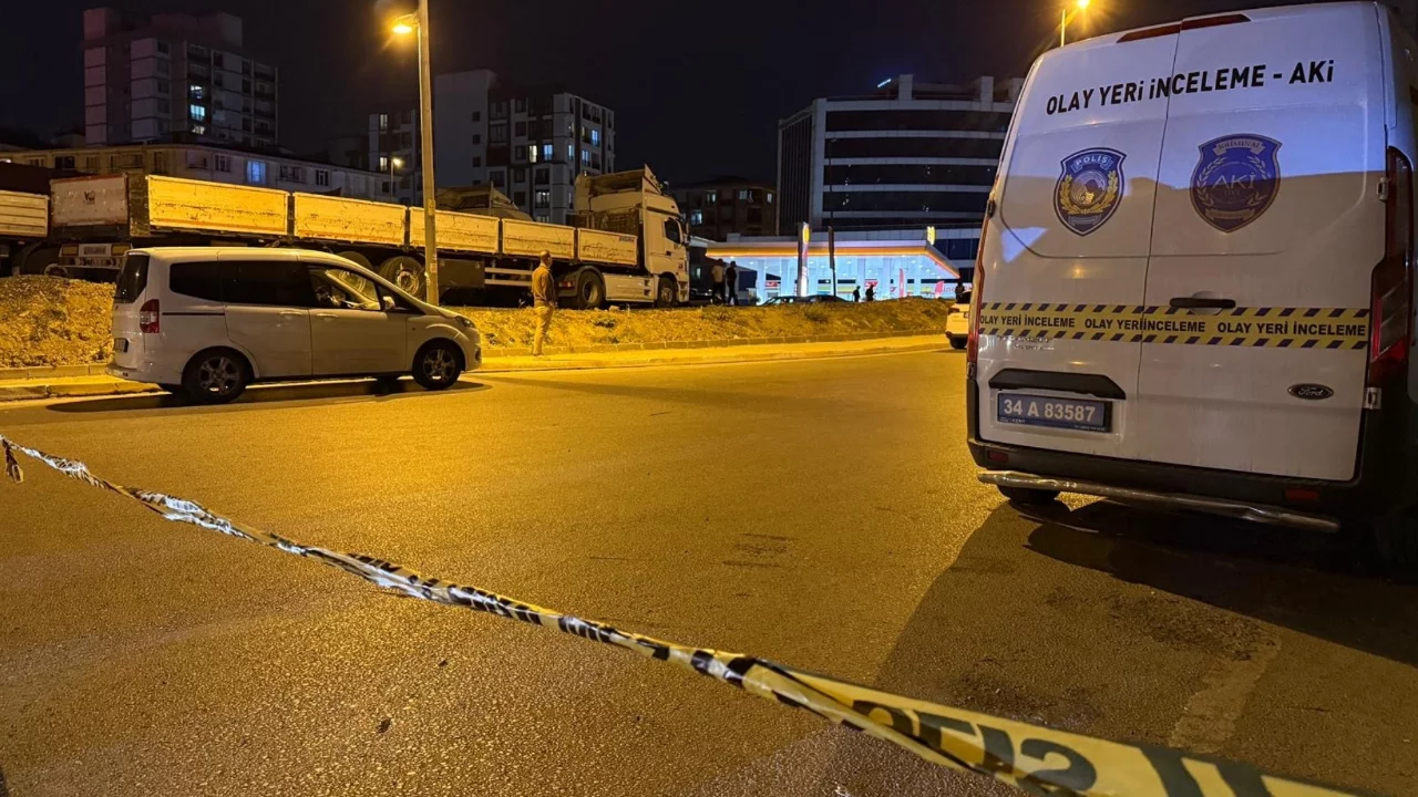 Akevler'de silahlı saldırı: Emekli polis ve sivil trafik polisi yaralı