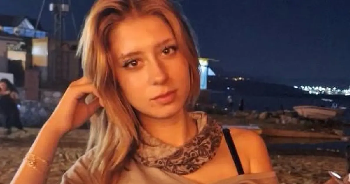 Bursa Gemlik'te 17 yaşındaki Azra Özkaplan kayboldu Bursa Gemlik'te 17 yaşındaki Azra Özkaplan kayboldu